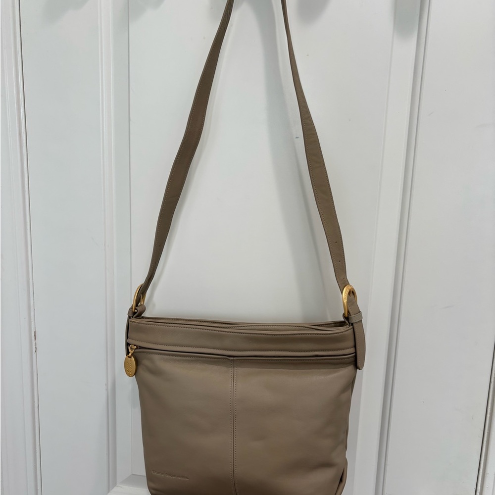 NWOT Elegant Tan Stone Mountain Shoulder Bag